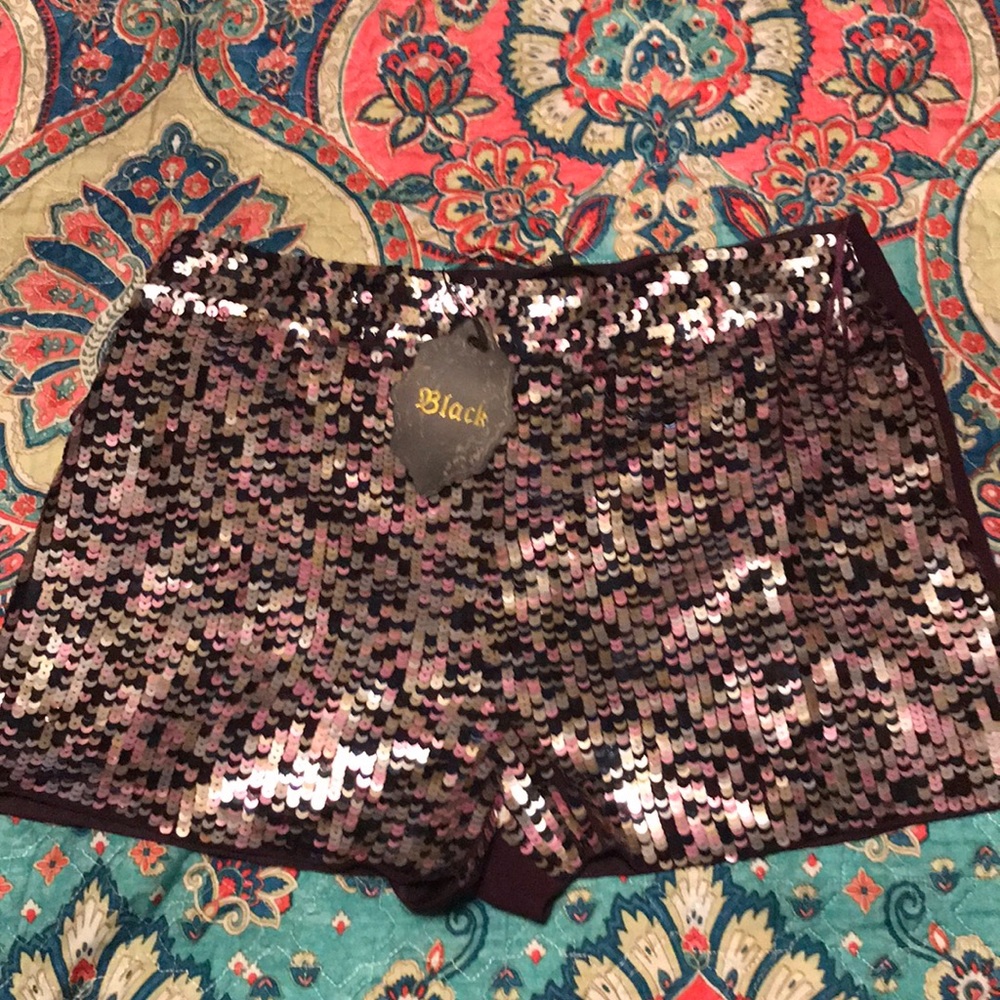 Plum sequence shorts